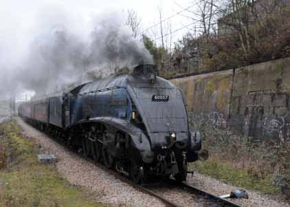 Purchase photo of 60007 SIR NIGEL GRESLEY at London - New Southgate